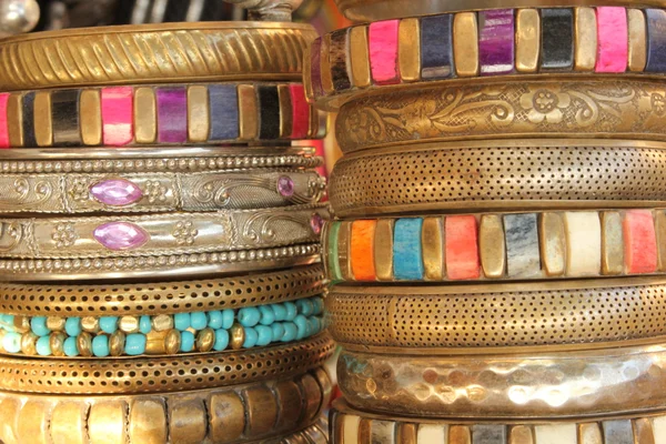 Bracelets colorés indiens pour femmes — Photo