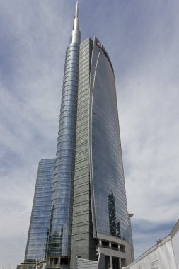 Milan'da bina Unicredit Kulesi