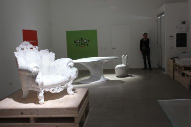 Katı duyu tasarım standında Milano Design Week