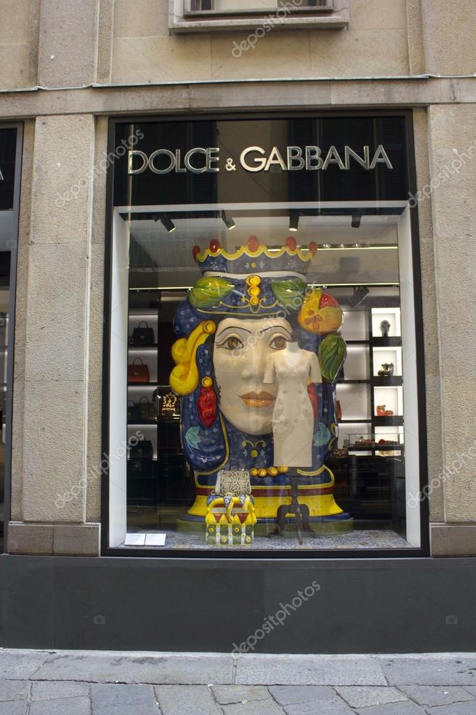 Dolce e Gabbana window in Milan – Stock 