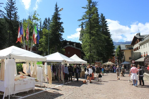 Sommersaison in madesimo, lombardischen alpen in italien — Stockfoto