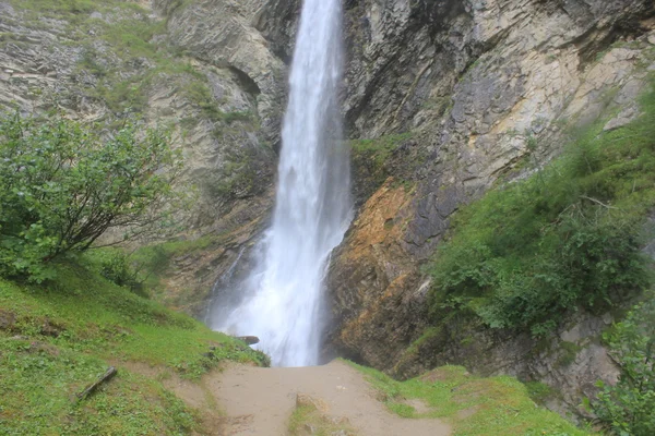 Waterfall through rocks — Stock Photo, Image