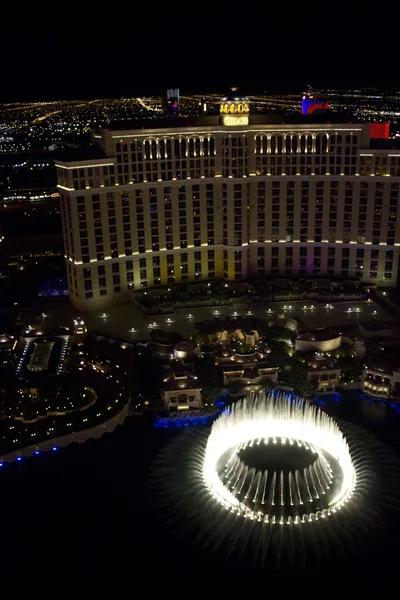 Vista desde la parte superior del hotel Bellagio por la noche —  Fotos de Stock