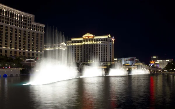 Bellagio waterworks, beautiful water games at night — Stock Photo, Image