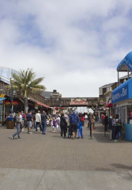 Pier 39 yürüyüş insanlar San Francisco içinde yerleştirme
