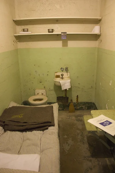 Primer plano de una celda de Alcatraz, interior de la habitación — Foto de Stock