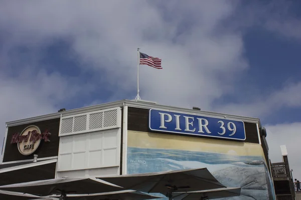 Roof detail arsitektur terkenal Pier 39 di San Francisco — Stok Foto