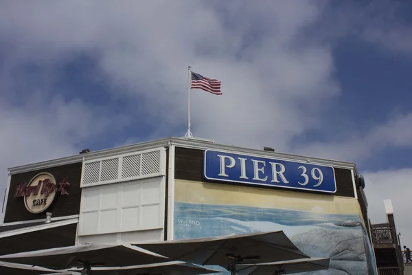 Roof architectural detail of famous Pier 39 in San Francisco — Stock Photo, Image