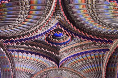 Tavus kuşu Oda tavanı Sammezzano Kalesi'nin