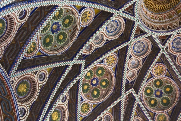 sammezzano kale sekizgen odada tavan detayını kapatın