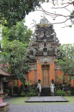 Puri Saren Ubud içinde Kulesi, Ubud İngiltere Sarayı
