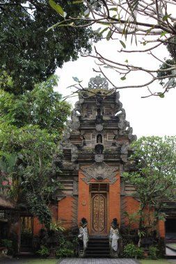 Kule Puri Saren Ubud içinde
