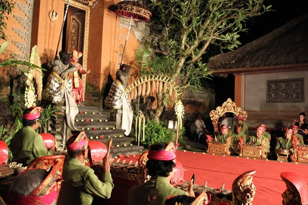 Espectáculo tradicional balinés — Foto de Stock