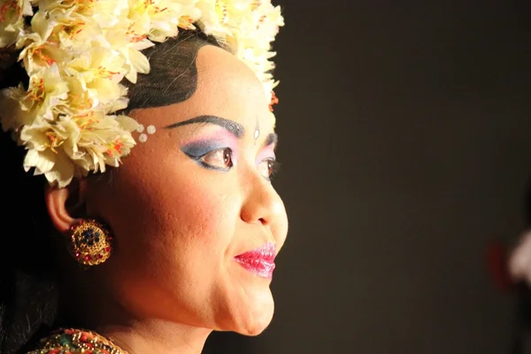 Portret van een traditionele Balinese danseres — Stockfoto