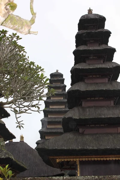 Detalhe da torre de Besakih Mother Temple em Bali — Fotografia de Stock