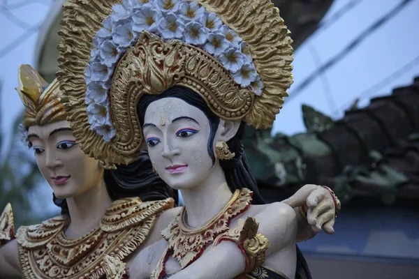 Geleneksel Balinese insan heykeli benzer — Stok fotoğraf