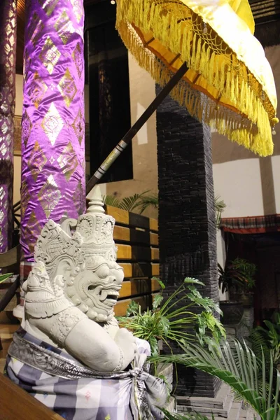 Tradiční balinéskou socha — Stock fotografie
