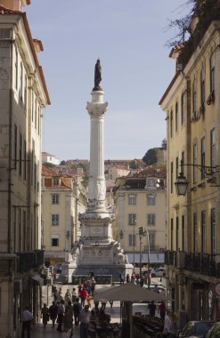 Pedro IV Rossio Meydanı'nda sütun