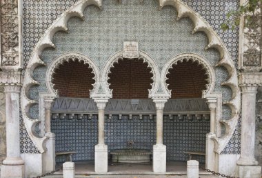 Portekiz'deki Sintra cadde boyunca barınak