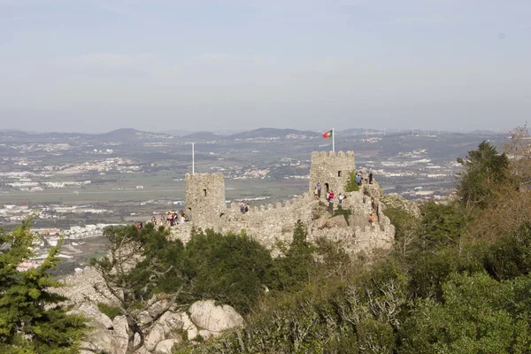 Vista general del Castillo de los Moros y Sintra paisaje urbano y valle — Foto de Stock