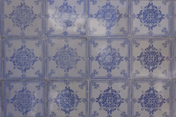 Geleneksel Portekiz mavi azulejos bir duvar — Stok fotoğraf