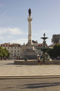 Pedro IV sütun ve Çeşme Rossio Meydanı'nda