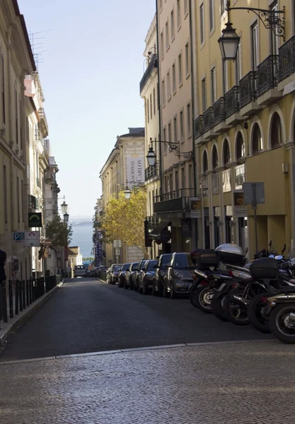 Cobblestone y calle de hormigón en Lisboa — Foto de Stock