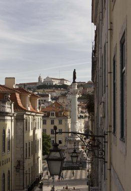 Rossio kare üstten Bakınlan sütununda Pedro IV