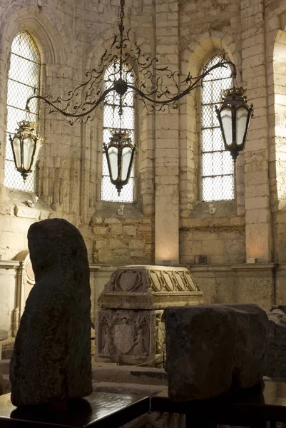 Sarcófago dentro del convento de Carmo — Foto de Stock