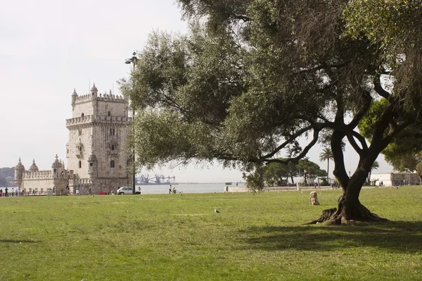 Vista desde la distancia de Belem Tower —  Fotos de Stock