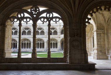 Jeronimos monastery Lizbon Cloister kemerler dekore edilmiş