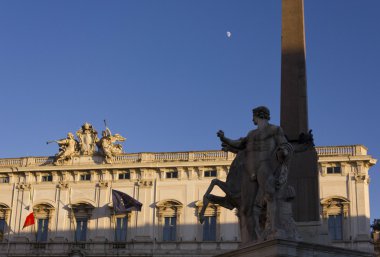Montecitorio Palazzo della Consulta ile Roma'da Dikilitaş