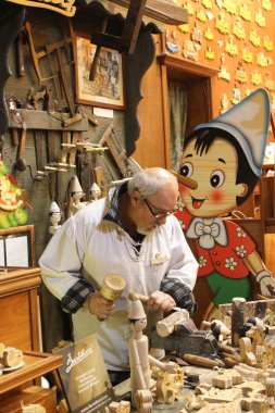 geleneksel ustası oyma ahşap