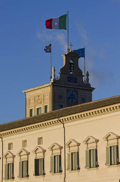 Primer plano arquitectónico del Palacio del Quirinal en Roma —  Fotos de Stock