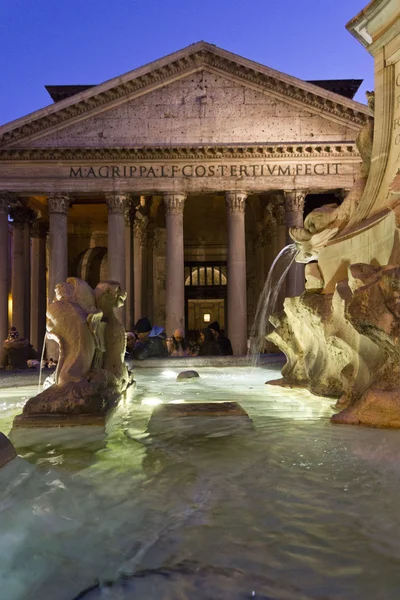 Close up van Fontana del Pantheon in Rome — Stockfoto