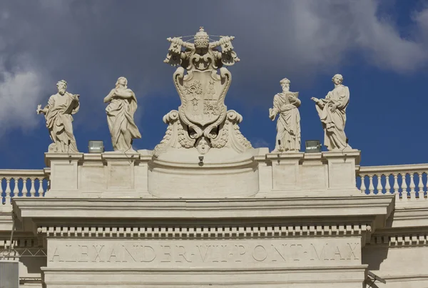 Monumento a Alexandre VII no topo da Basílica de São Pedro — Fotografia de Stock