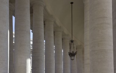 Saint Peter Bazilikası Dorik sütunlu