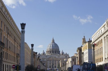 Aziz Petrus Bazilikası'na