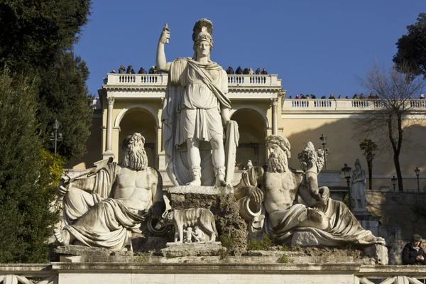 Fontaine de Rome Entre le Tibre et l'Aniène — Photo