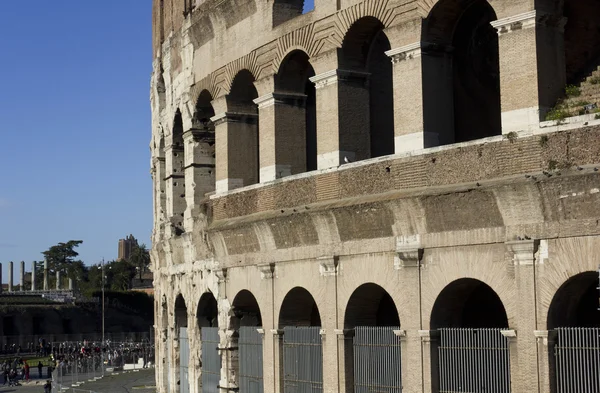 Buitenmuren van Colosseum ruïnes — Stockfoto