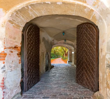 Kapı Jaunpils kale, Letonya.