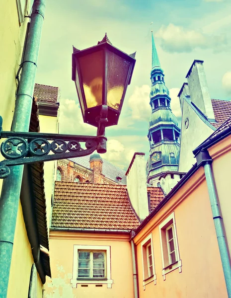 Lanterne Lampe Décorative Dans Vieux Quartier Médiéval Riga Capitale Lettonie — Photo