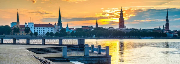Vista Sobre Distrito Histórico Antigua Ciudad Riga Capital Letonia Famosa —  Fotos de Stock