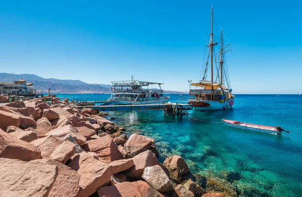 Ukotvené Rekreační Plachetnice Čekají Turisty Kamenného Mola Rudého Moře Blízký — Stock fotografie