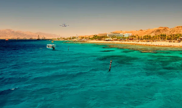 Wunderschöne Korallenriffe Roten Meer Sandstrände Touristenhotels Und Berge Der Nähe — Stockfoto
