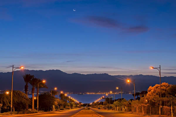 Local rua correndo para o mar vermelho, Eilat, Israel — Fotografia de Stock