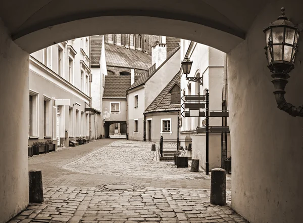 Középkori udvar városban old Riga, Lettország — Stock Fotó