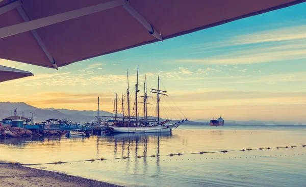 Central beach and marina in Eilat, Israel — Stock Photo, Image