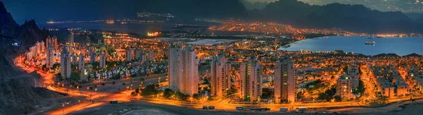 Eilat (Israel) ve Akabe (Jordan havadan panoramik görünümü)