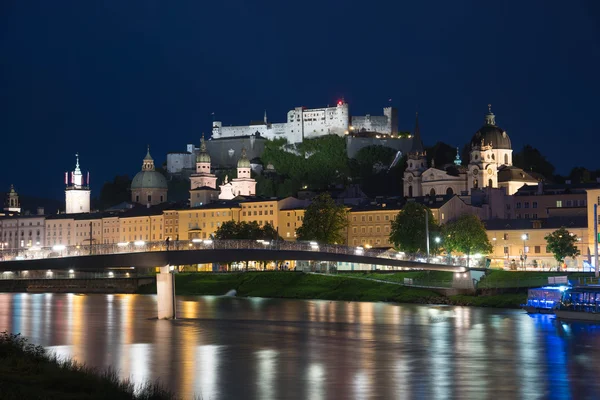 Pięknej nocy widok Salzburgu. Austria, Europa. — Zdjęcie stockowe